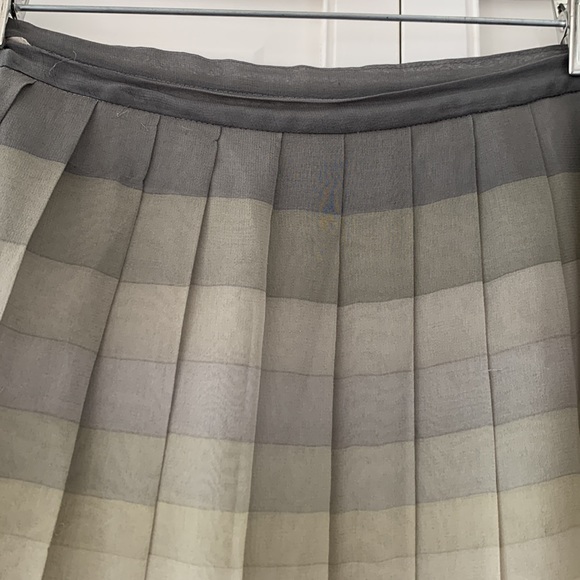 ANNE KLEIN PLEATED OMBRÉE SILK SKIRT - SIZE 6 - Picture 3 of 6